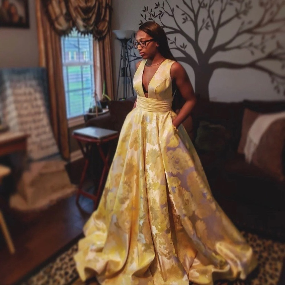 Sherri Hill prom dress